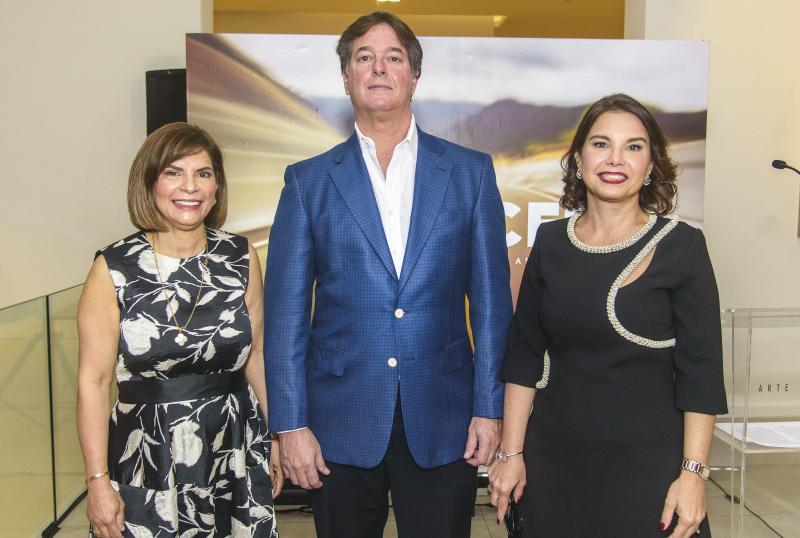 Mary Frances Attías abre la exposición 'Fugaces'